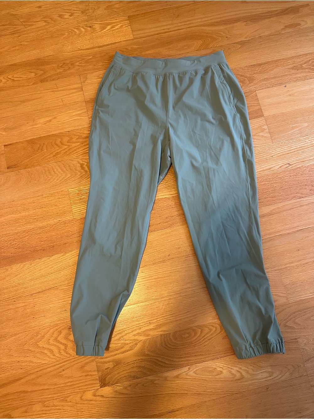 Lululemon track pants women’s size 10 - Picture 3 of 3